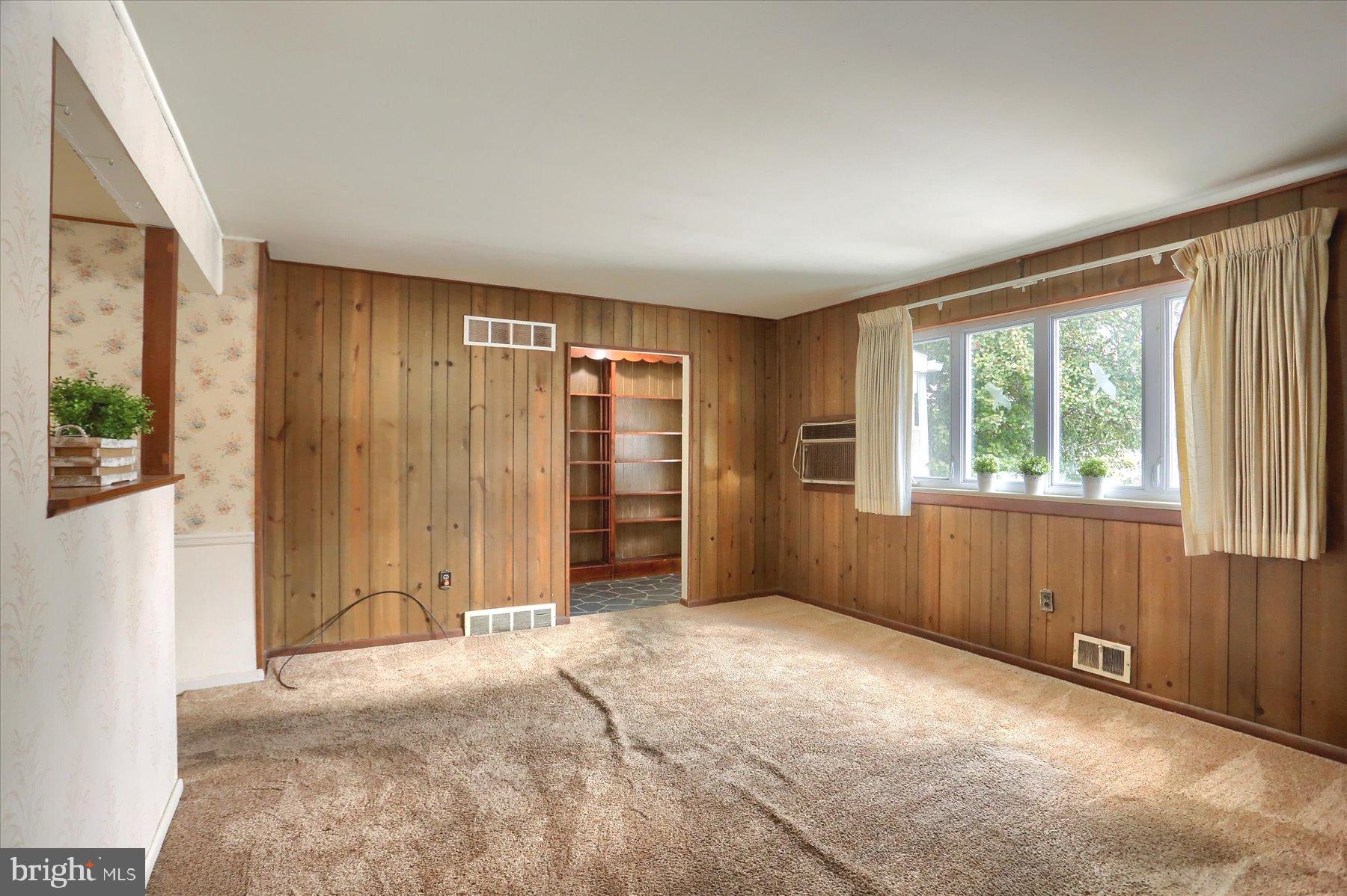 ROSSMOYNE MANOR - Residential