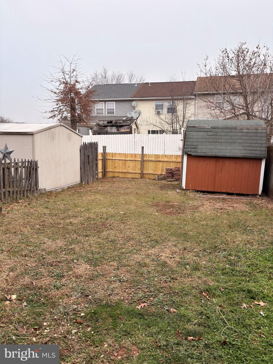 COLONIAL VIL - Residential Lease