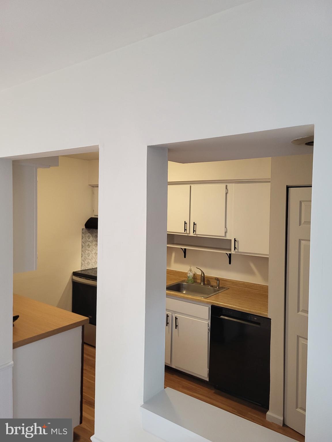 COLONIAL VIL - Residential Lease