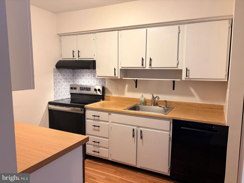 Photo of 547 Colonial Drive, EAST GREENVILLE, PA 18041 (MLS # PAMC2163028)