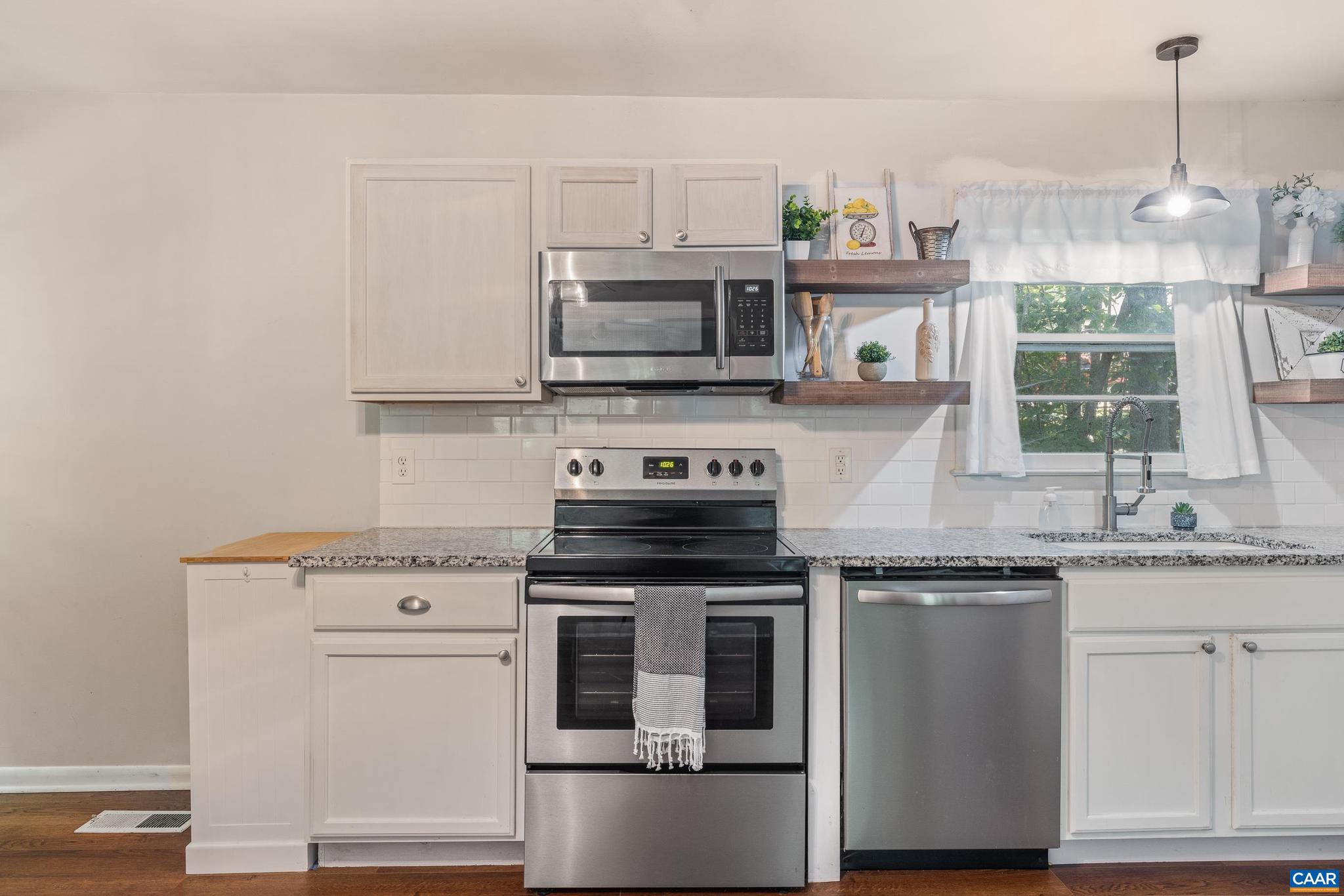 LAKE MONTICELLO - Residential