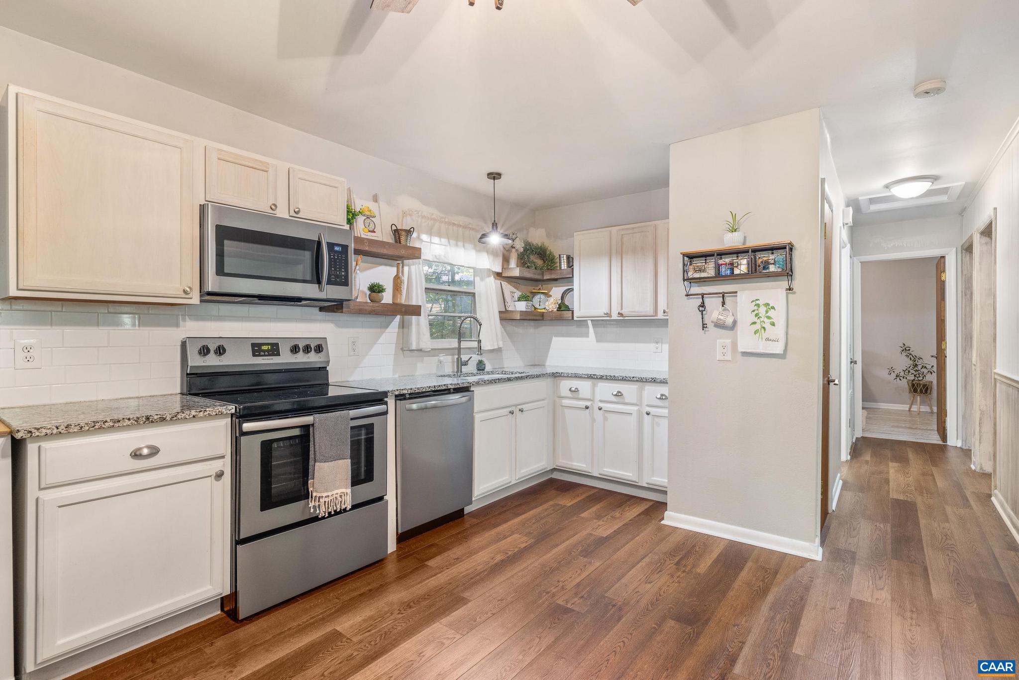 LAKE MONTICELLO - Residential