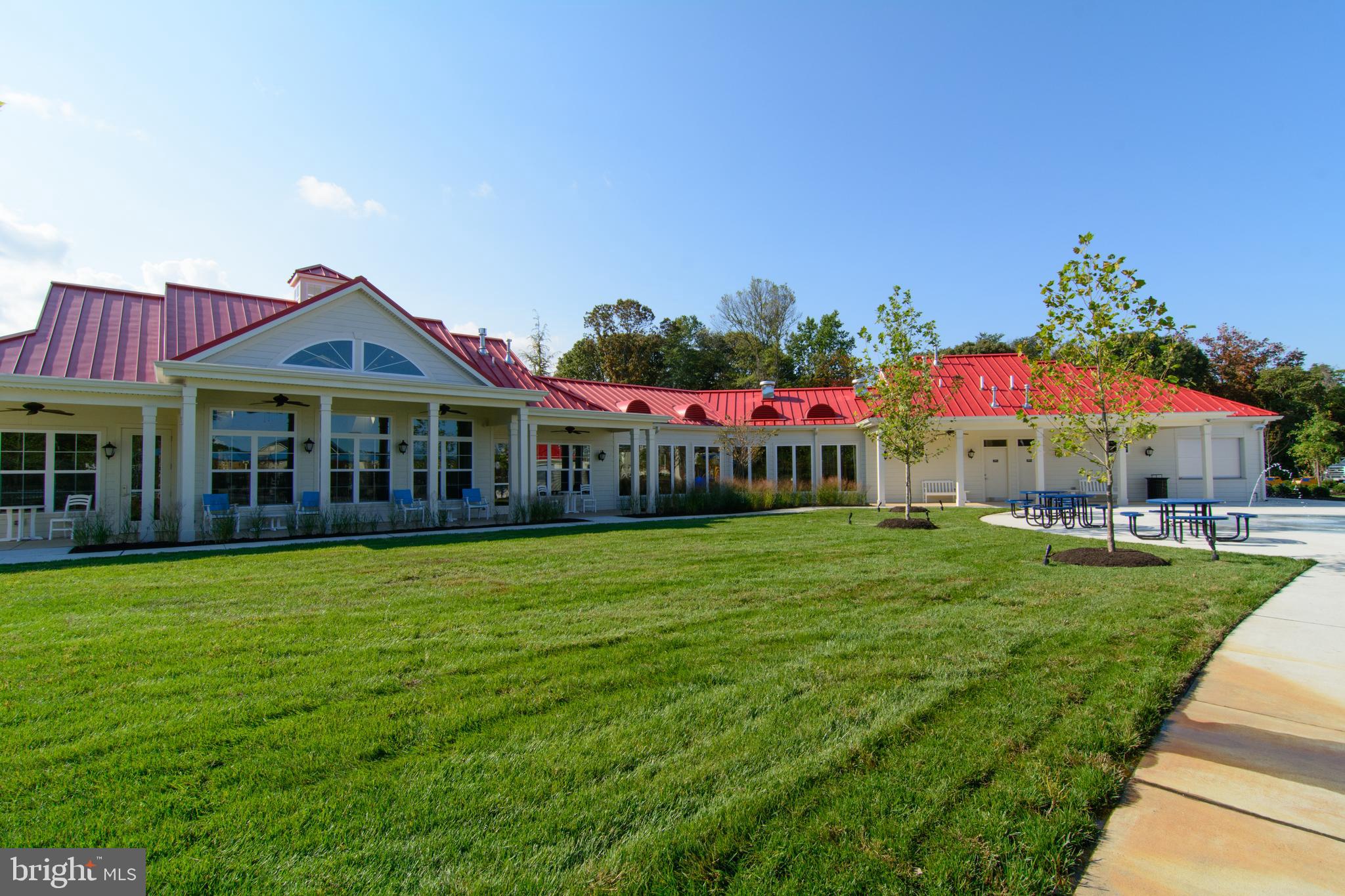 CREEKSIDE VILLAGE - Residential