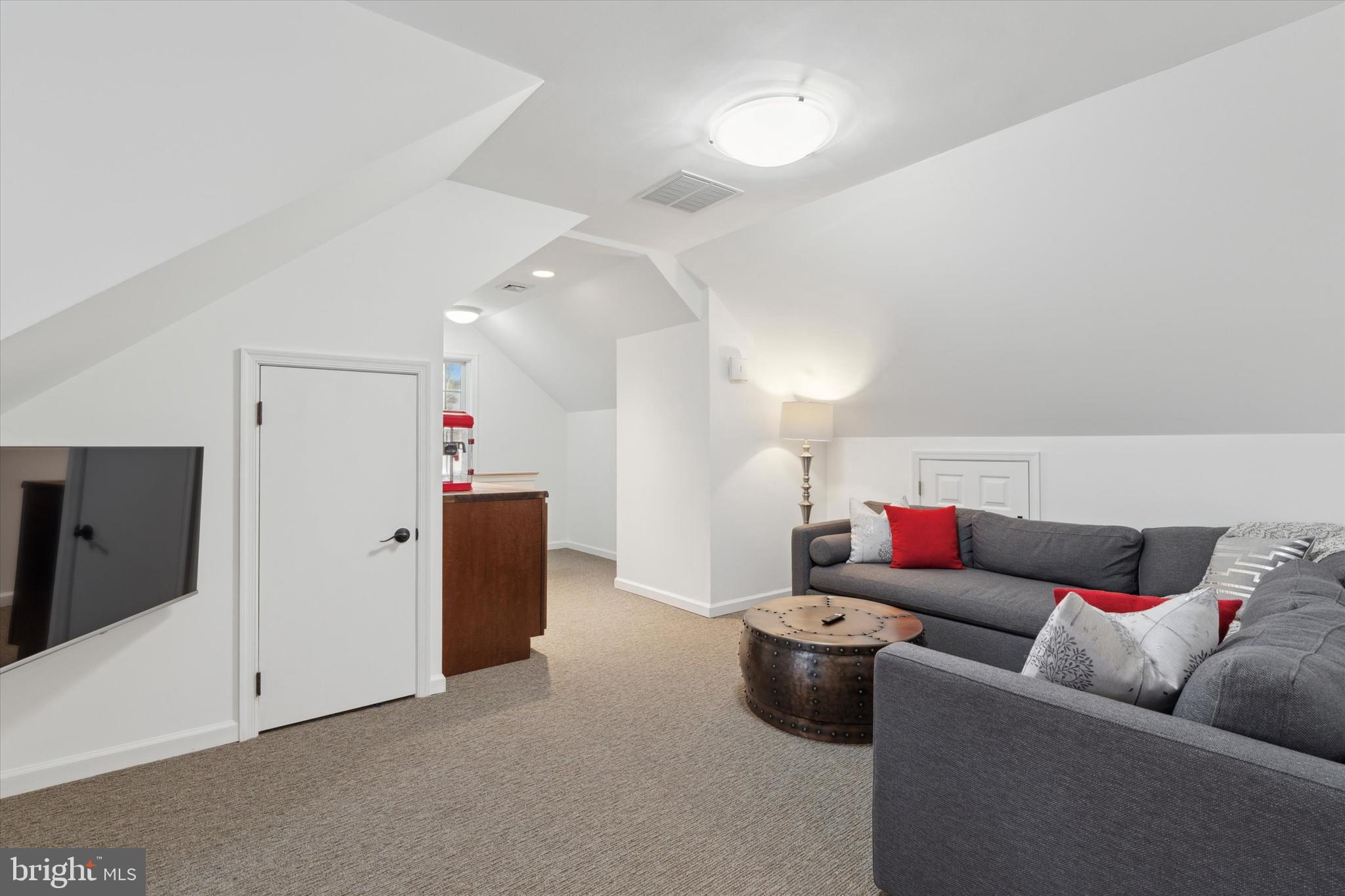 VALLEY FORGE MTN - Residential