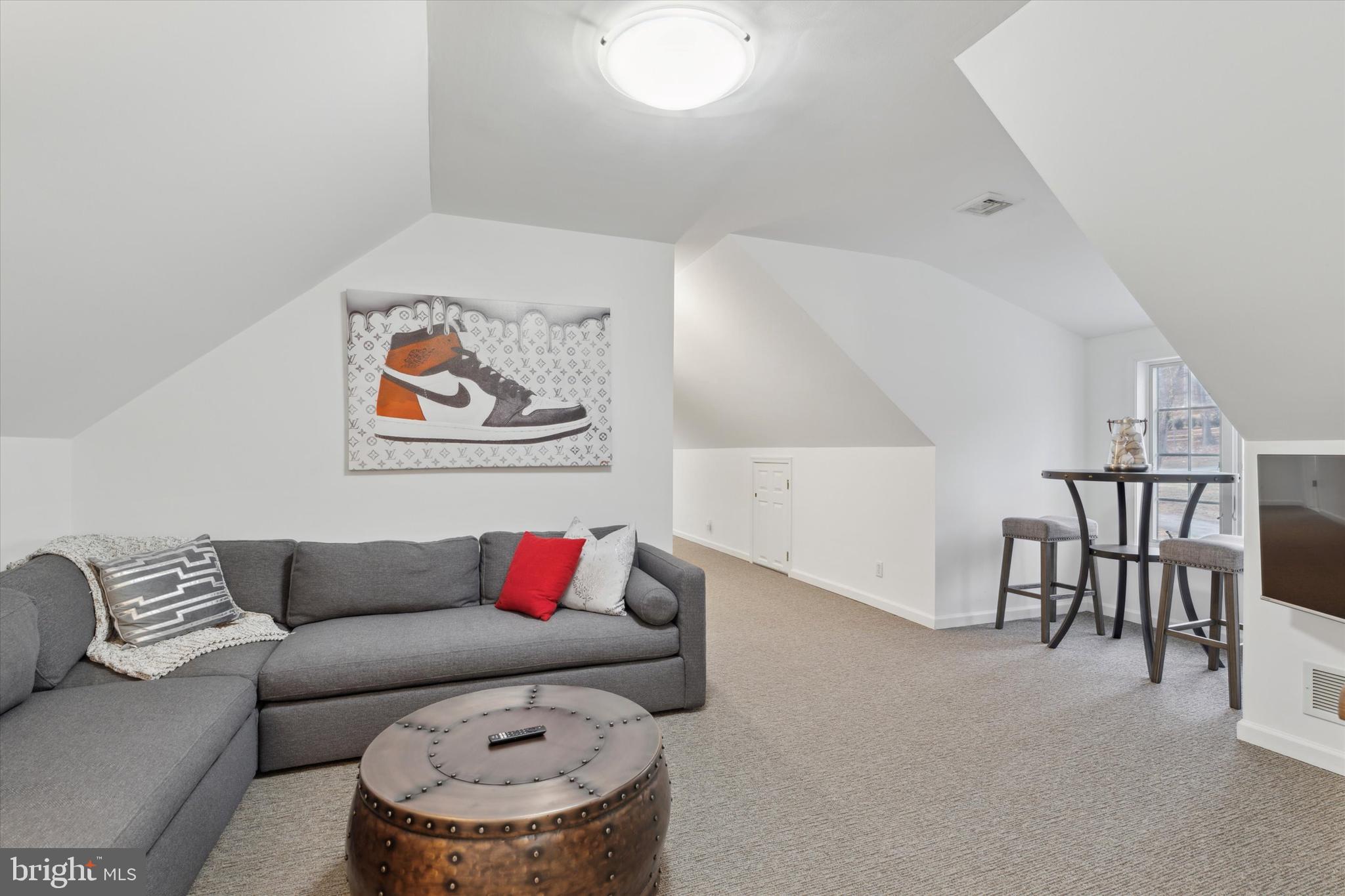 VALLEY FORGE MTN - Residential