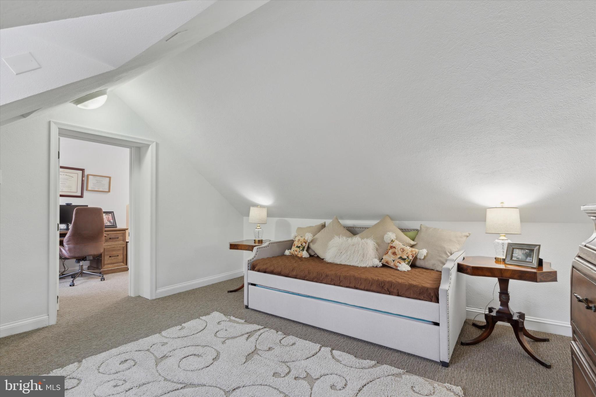 VALLEY FORGE MTN - Residential