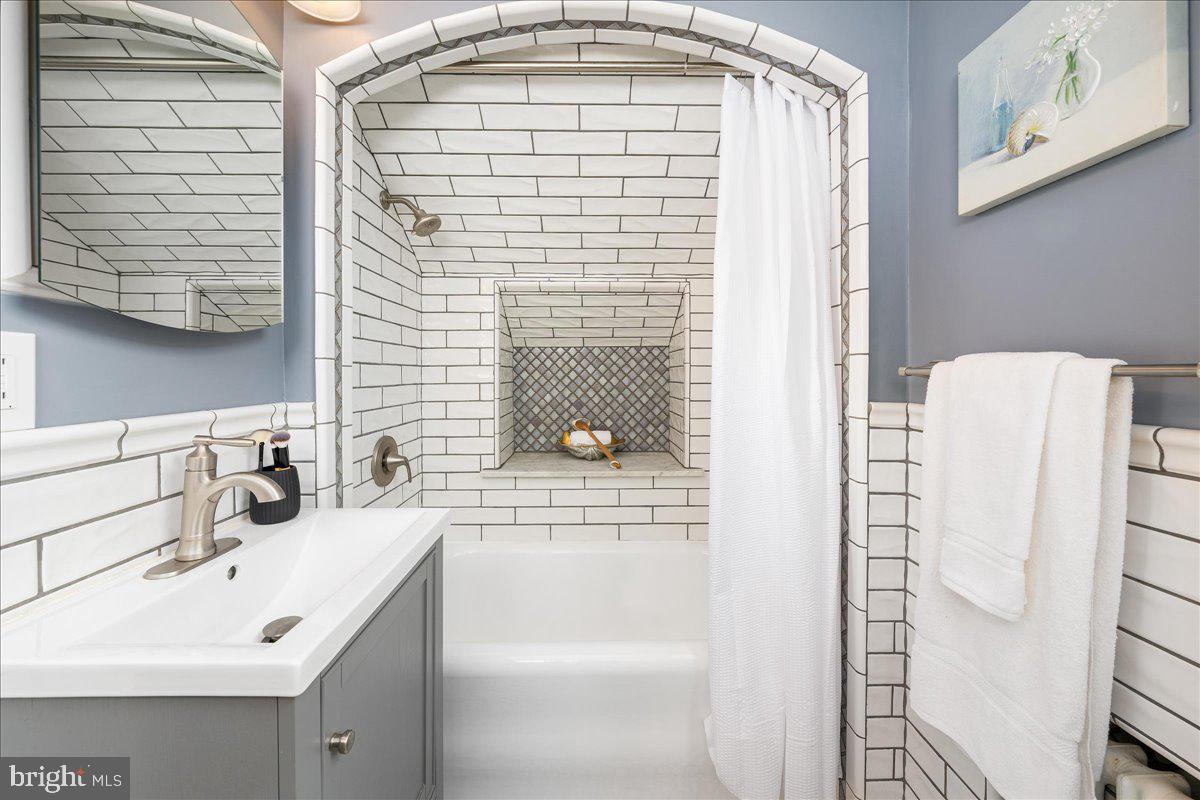 BLOOMSBURY FIELD - Residential