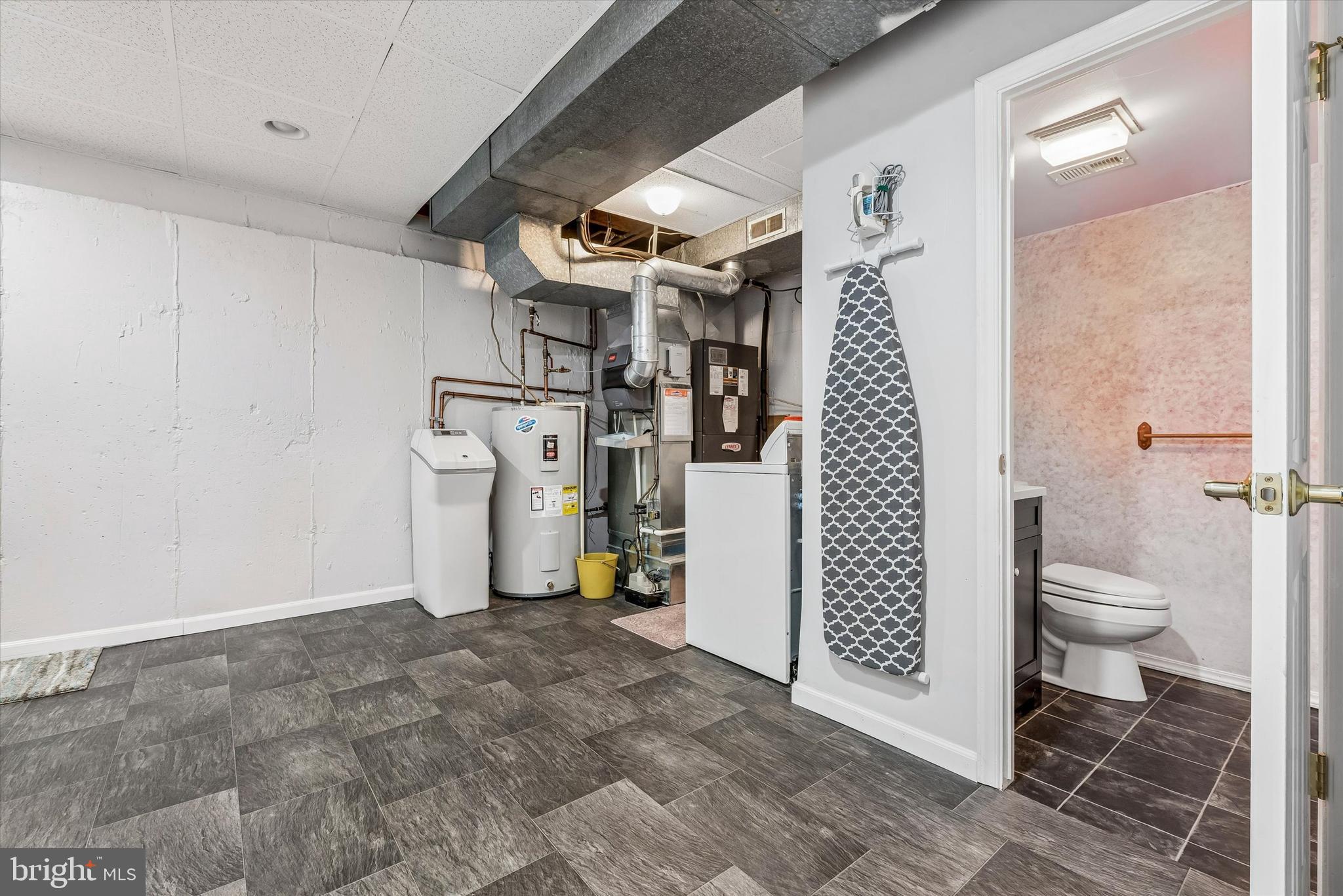 WEDGEWOOD ESTATES - Residential