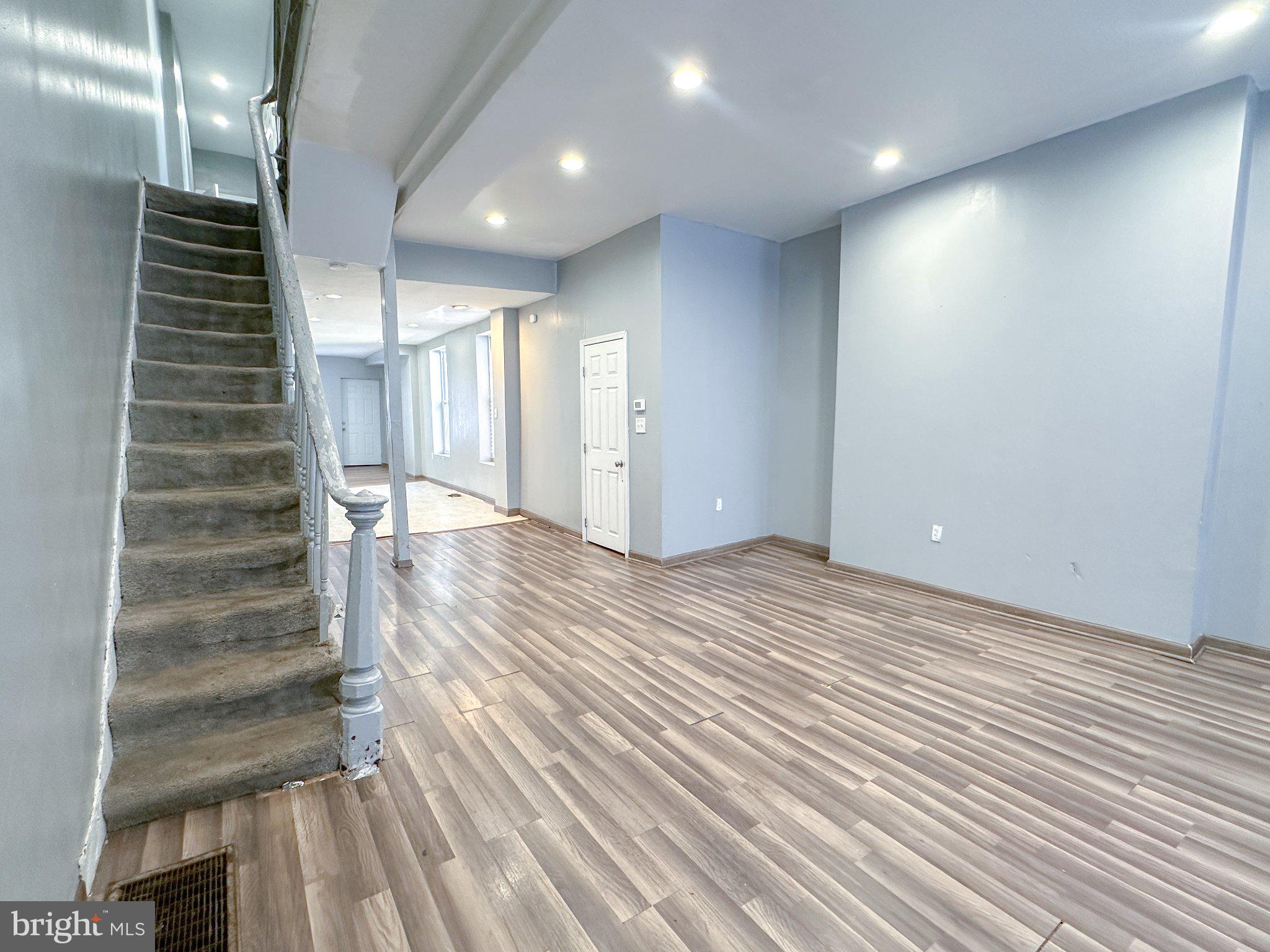 SHARSWOOD - Residential