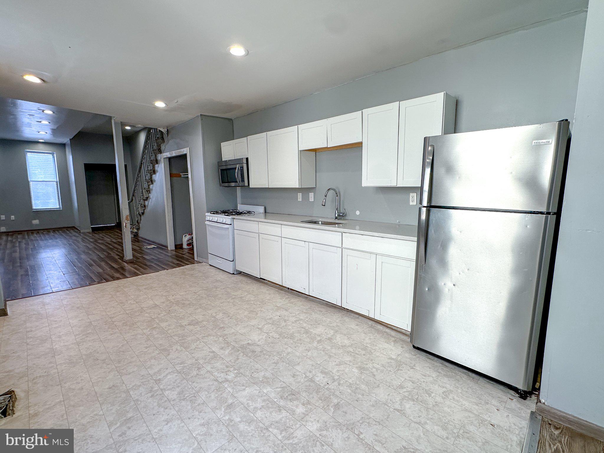 SHARSWOOD - Residential