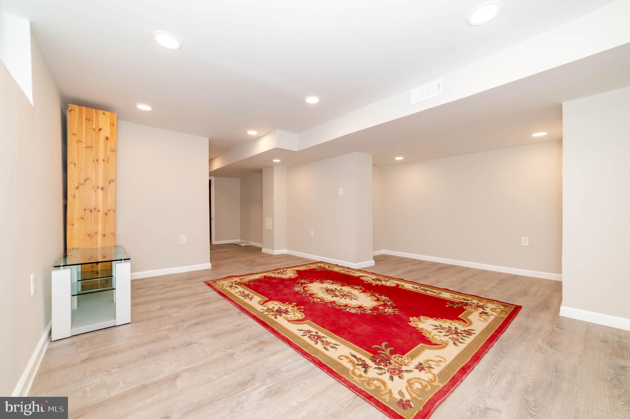 FORT WASHINGTON - Residential