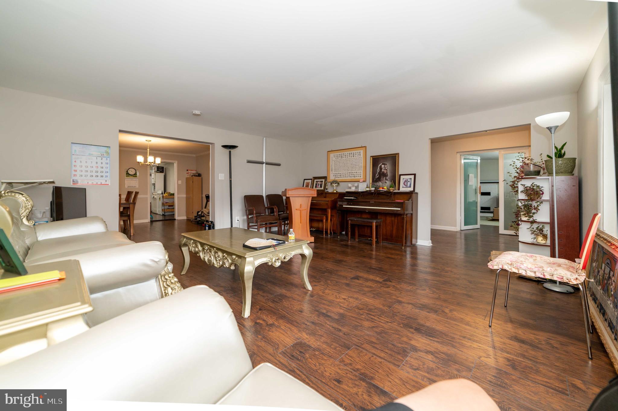 FORT WASHINGTON - Residential