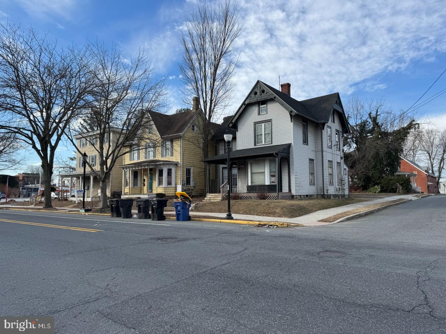 102 S GOVERNORS AVENUE