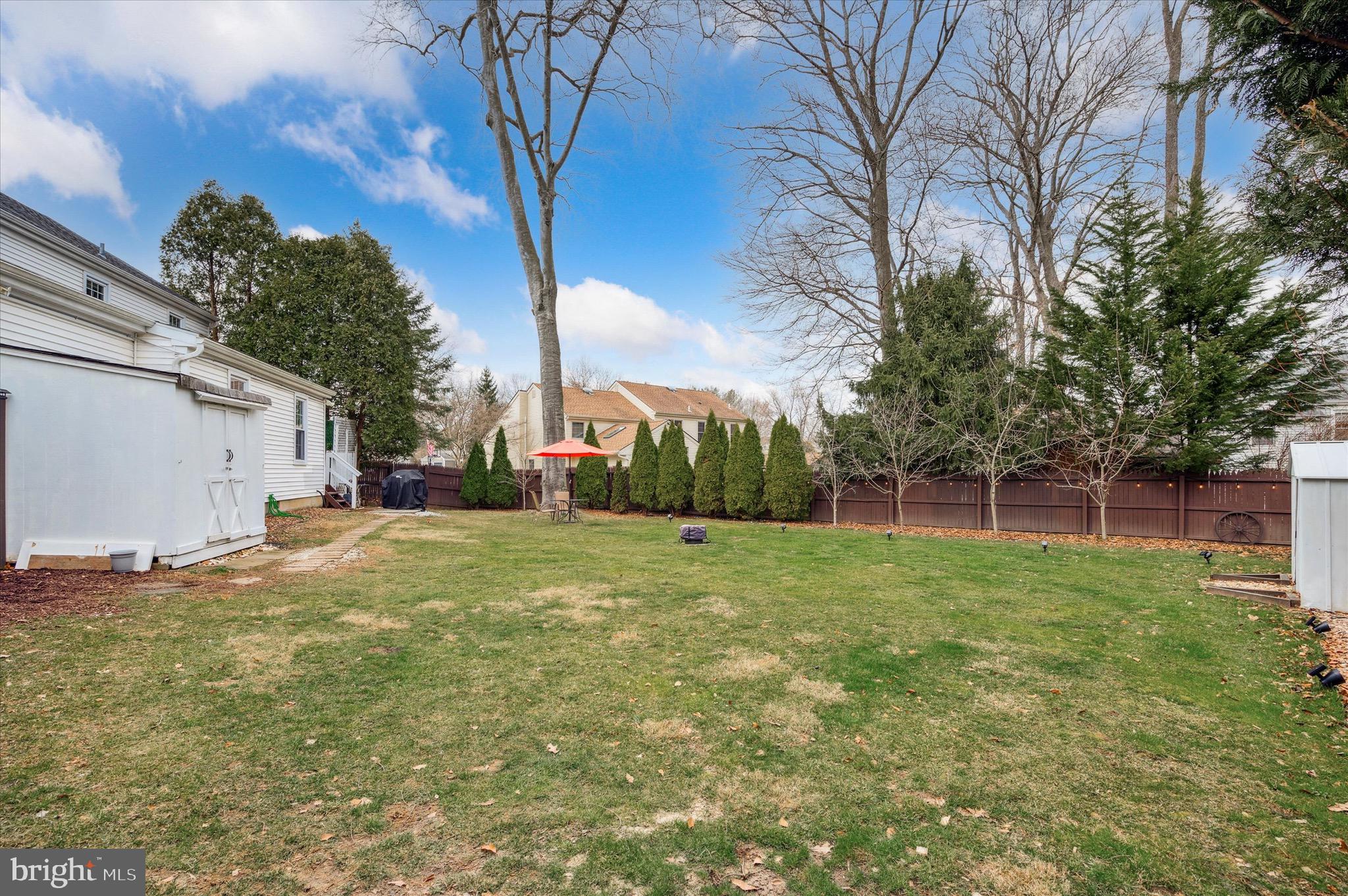 FRESH MEADOWS - Residential