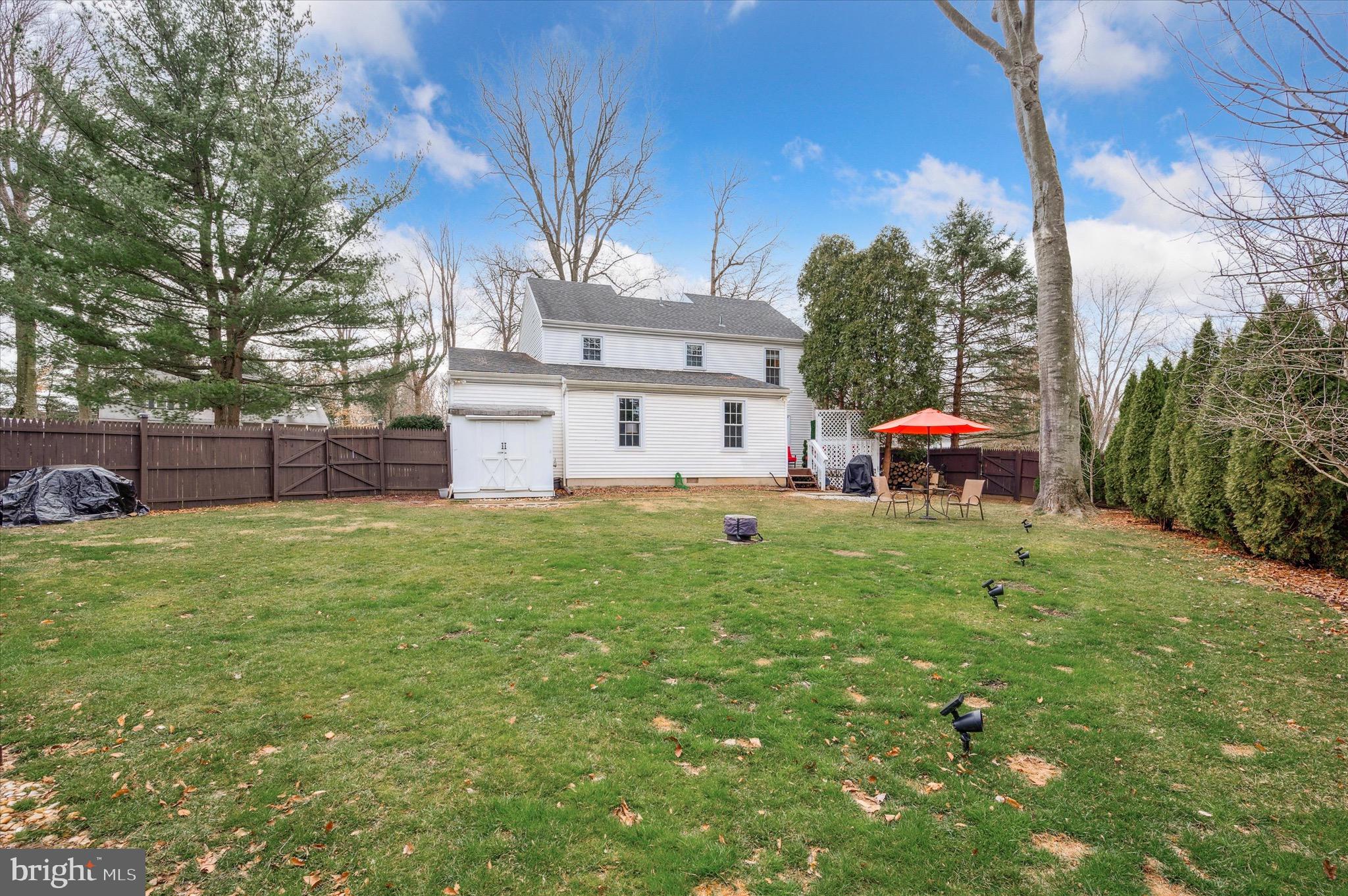 FRESH MEADOWS - Residential