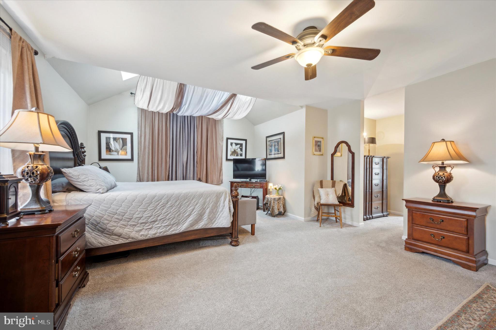 FRESH MEADOWS - Residential