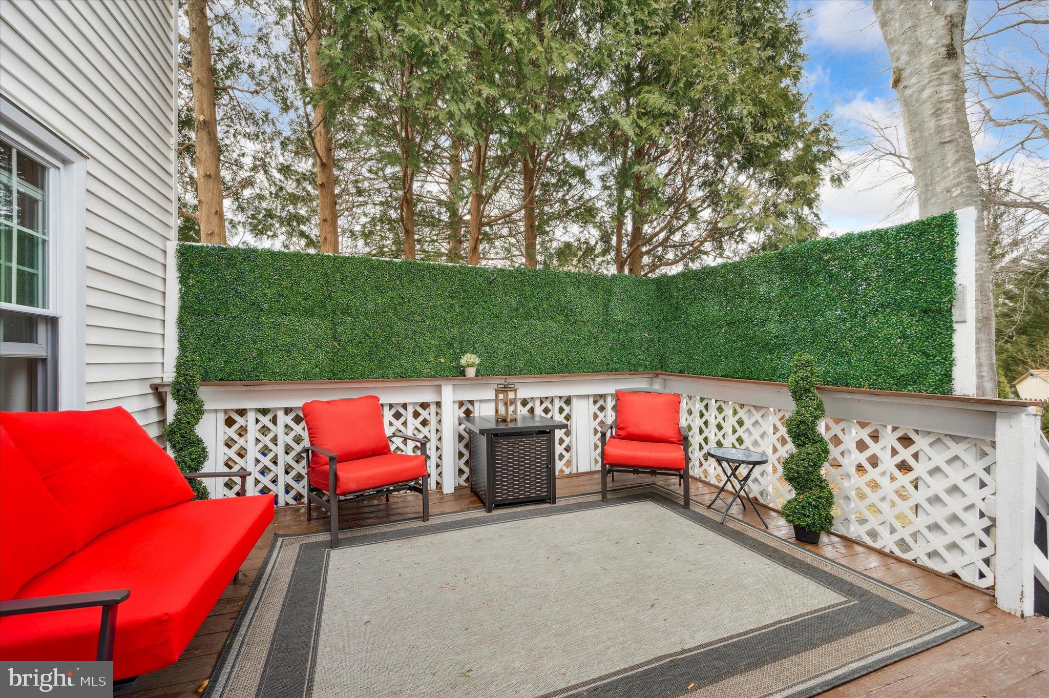 FRESH MEADOWS - Residential