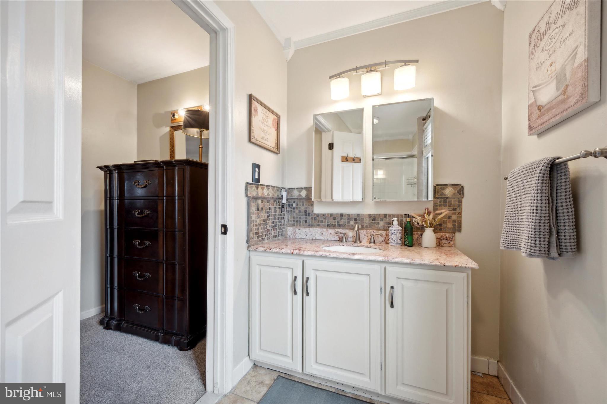 FRESH MEADOWS - Residential