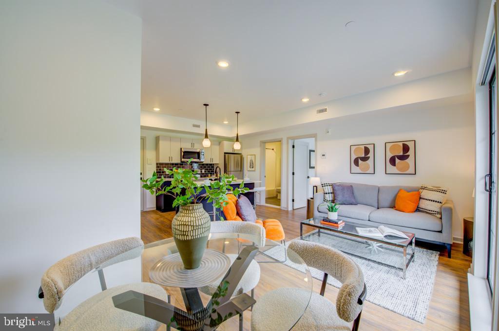 5001 UMBRIA STREET P403