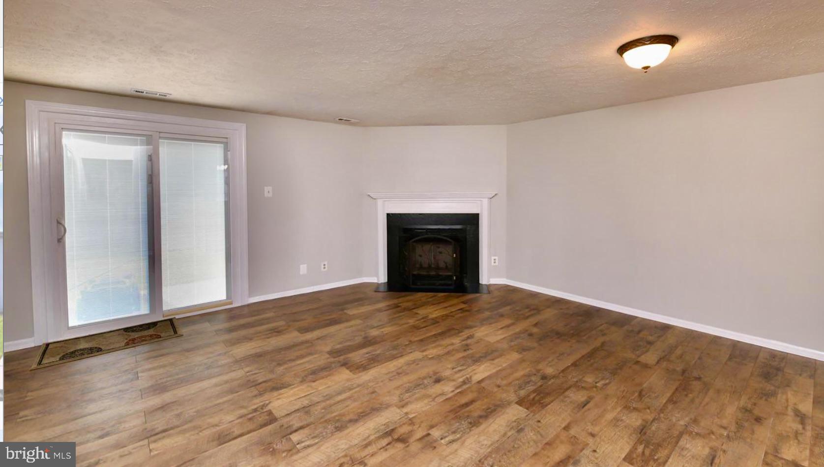 175 VILLA KNOLL COURT