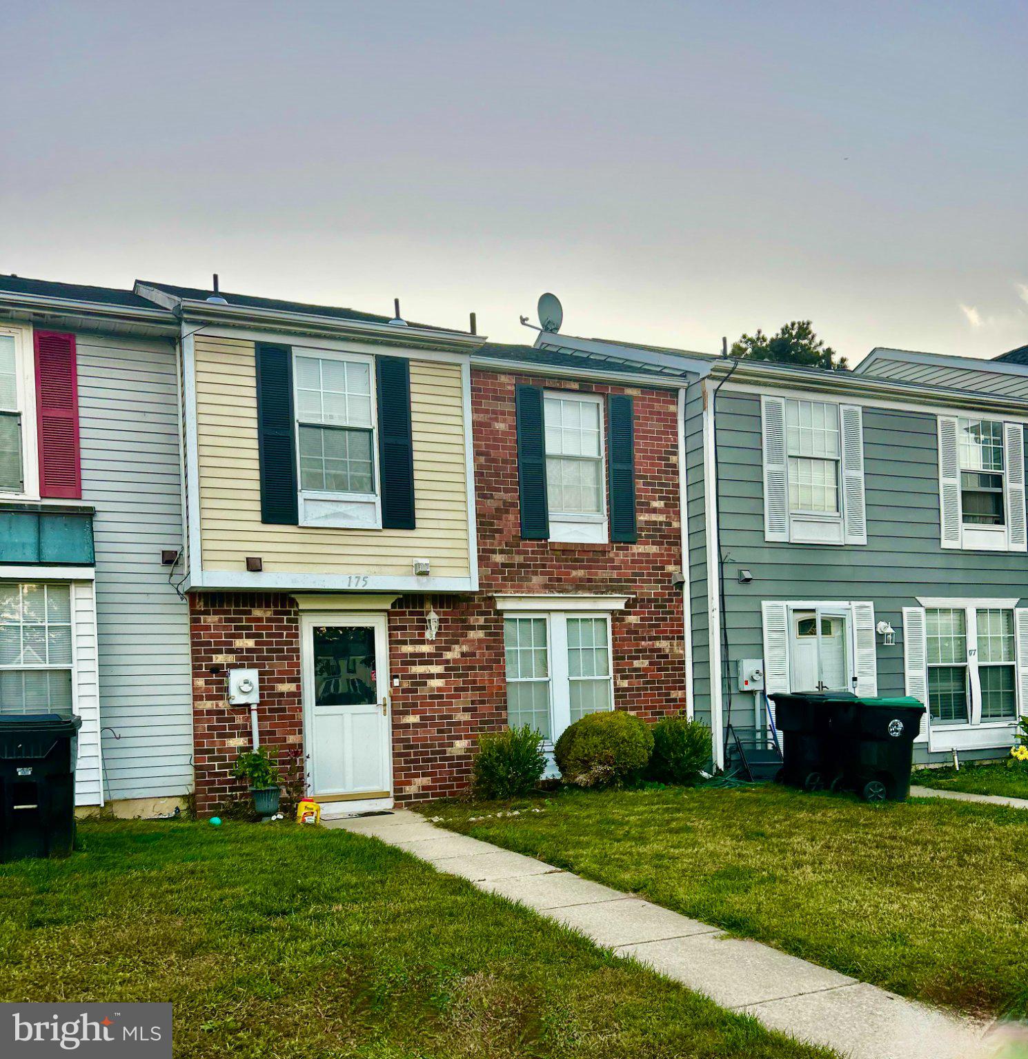 175 VILLA KNOLL COURT