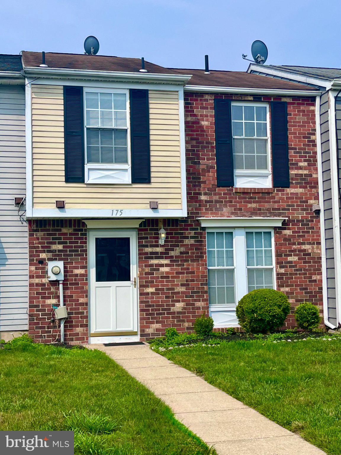 175 VILLA KNOLL COURT