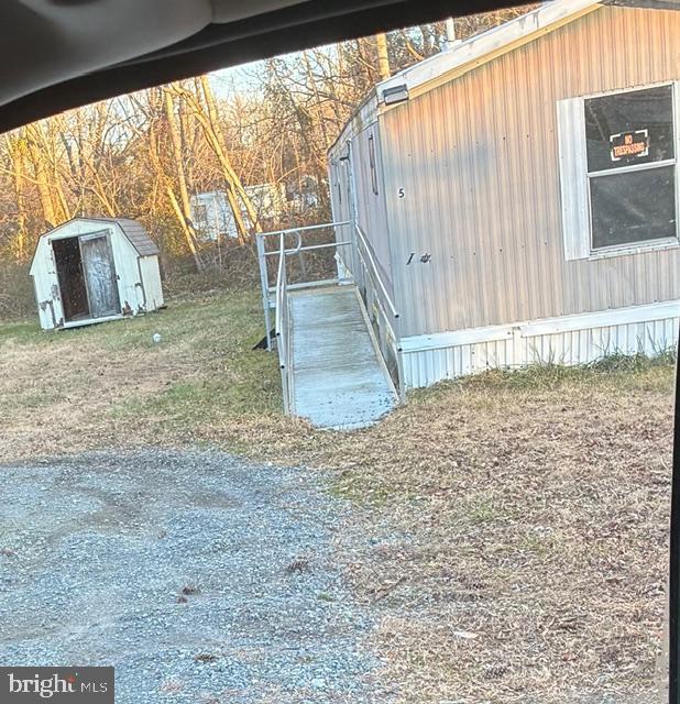 68 FLINT DR & 5 GRAYS LANE