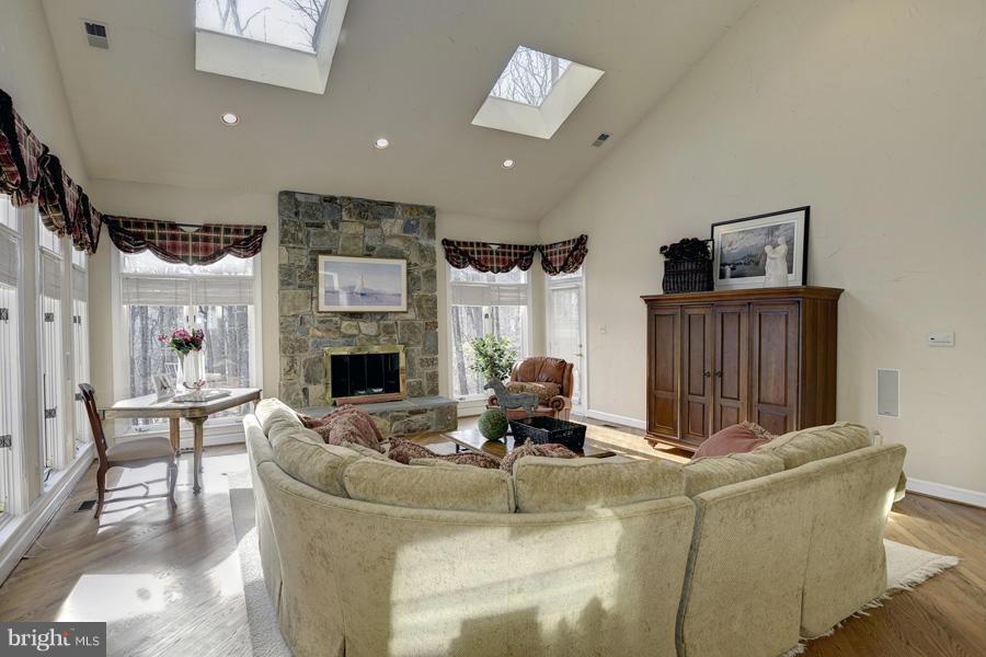 LAKE POTOMAC - Residential