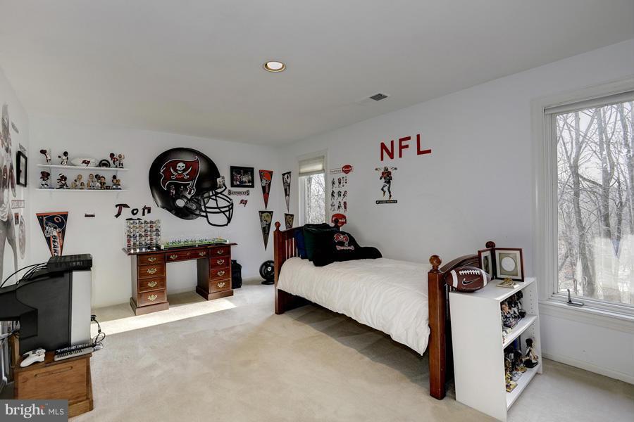 LAKE POTOMAC - Residential