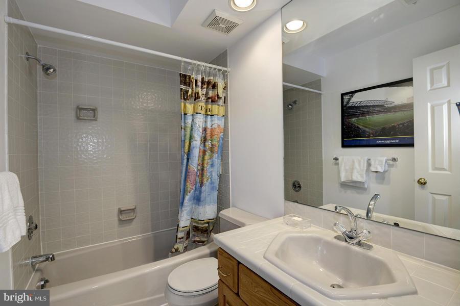 LAKE POTOMAC - Residential