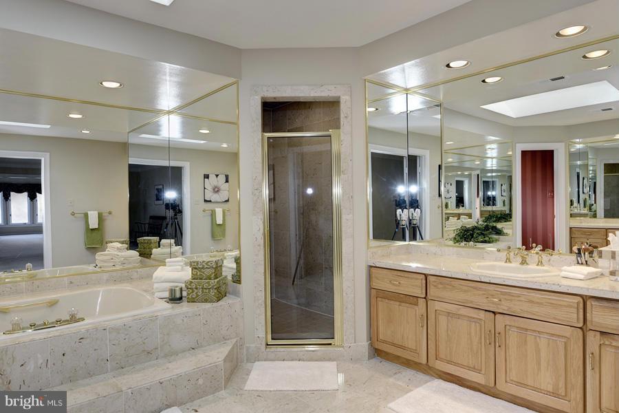 LAKE POTOMAC - Residential