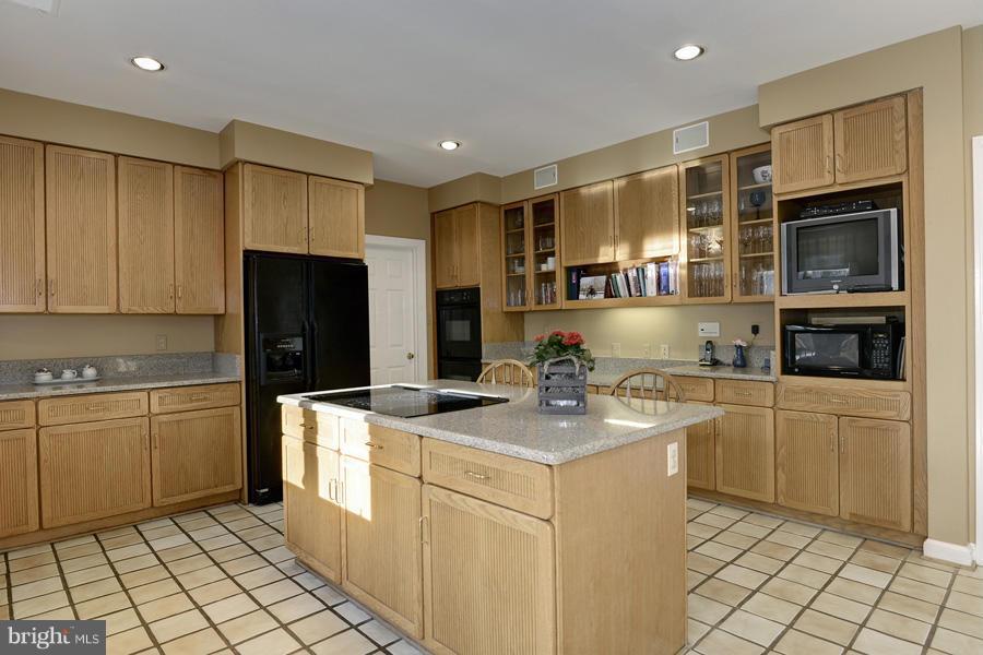 LAKE POTOMAC - Residential