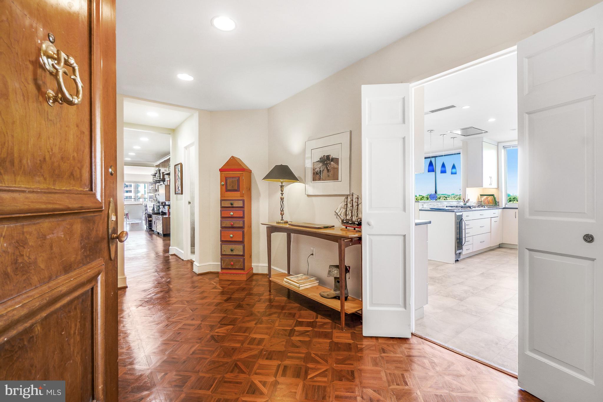 10401 GROSVENOR PLACE 1705