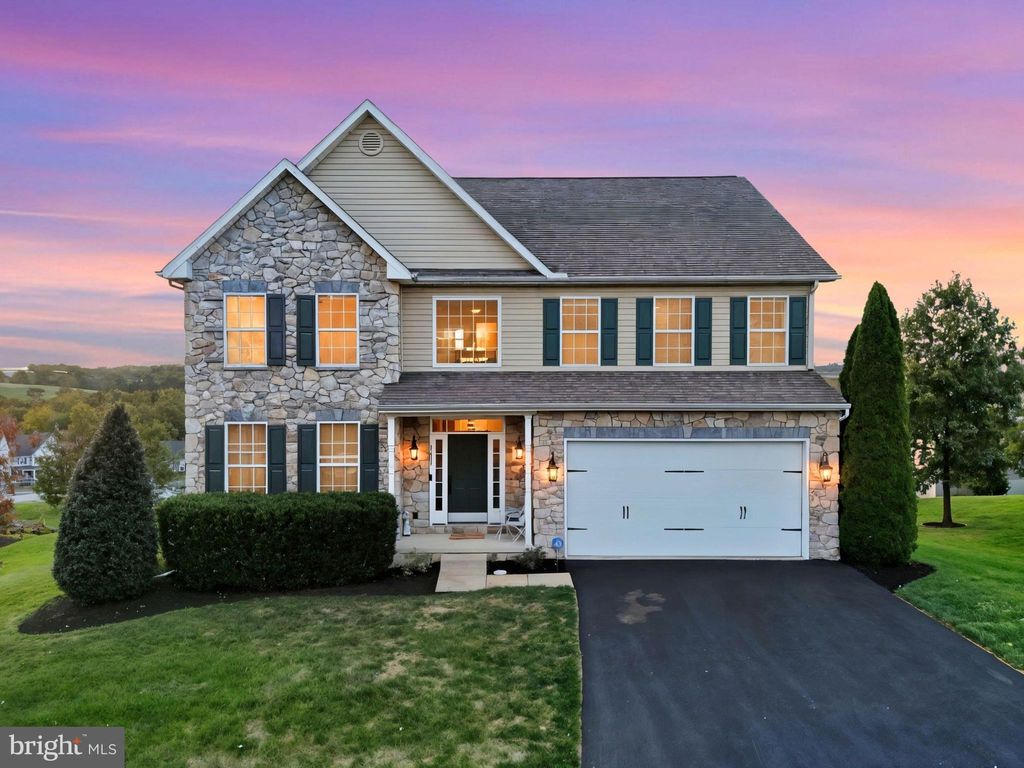 Photo of 1404 Crest Way, YORK, PA 17403 (MLS # PAYK2089510)