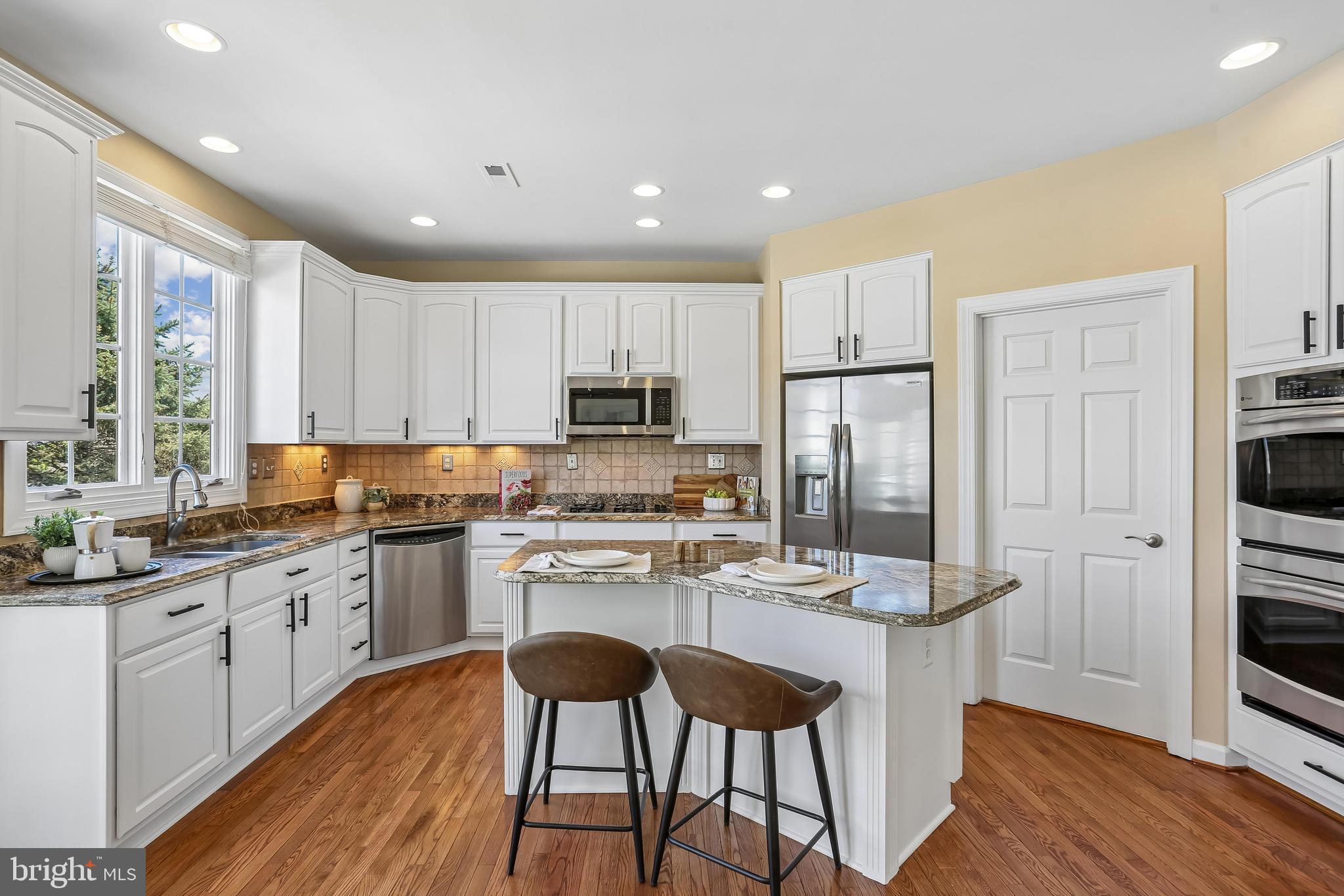 LAKELANDS - Residential