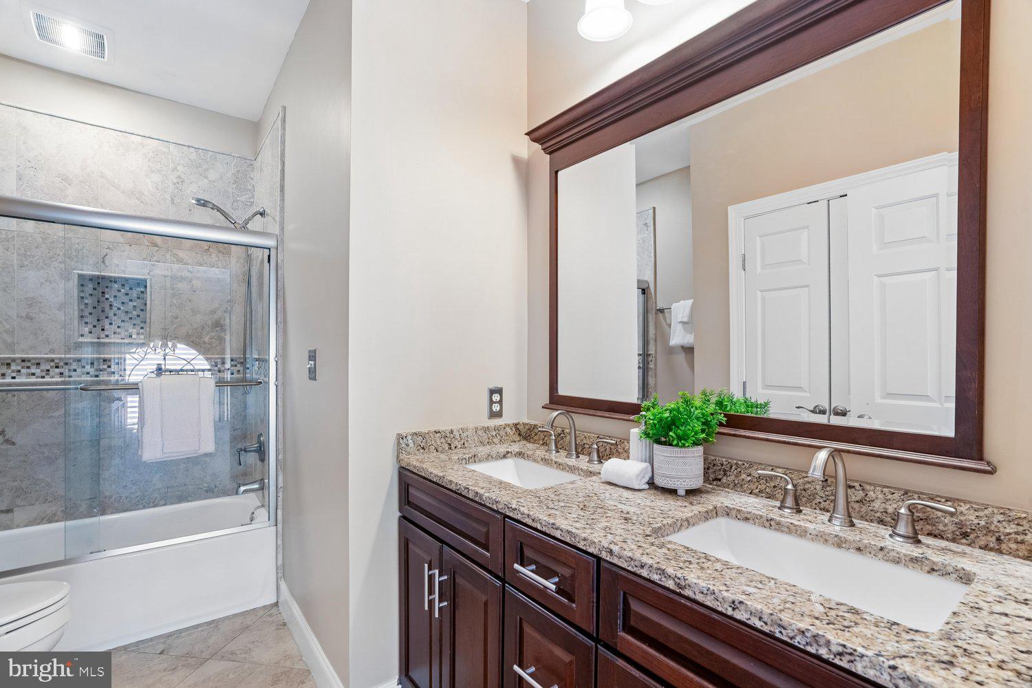 LAKELANDS - Residential