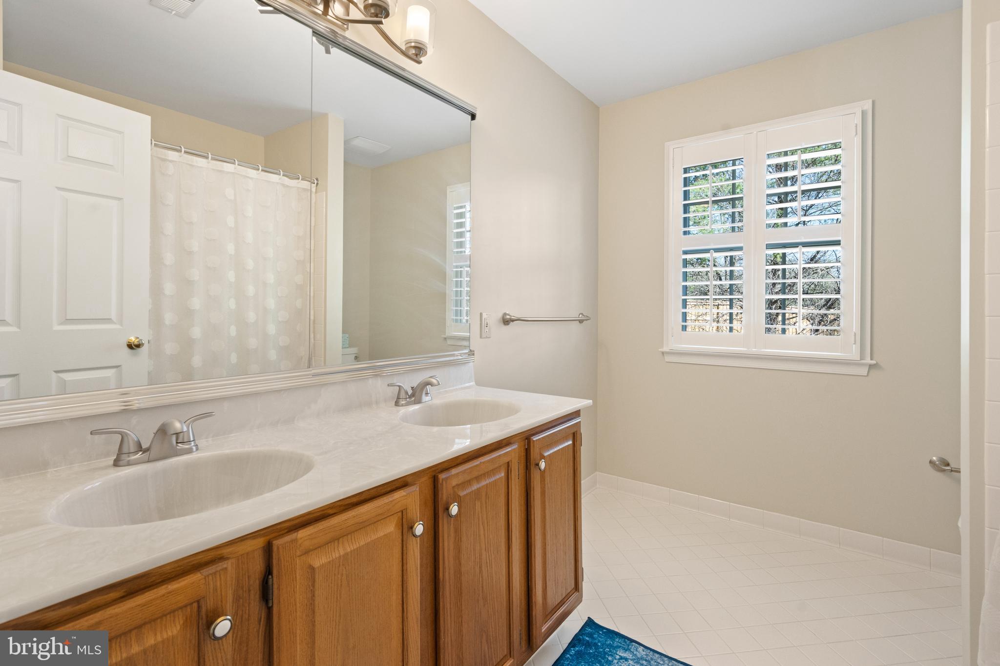 CENTURY OAK - Residential