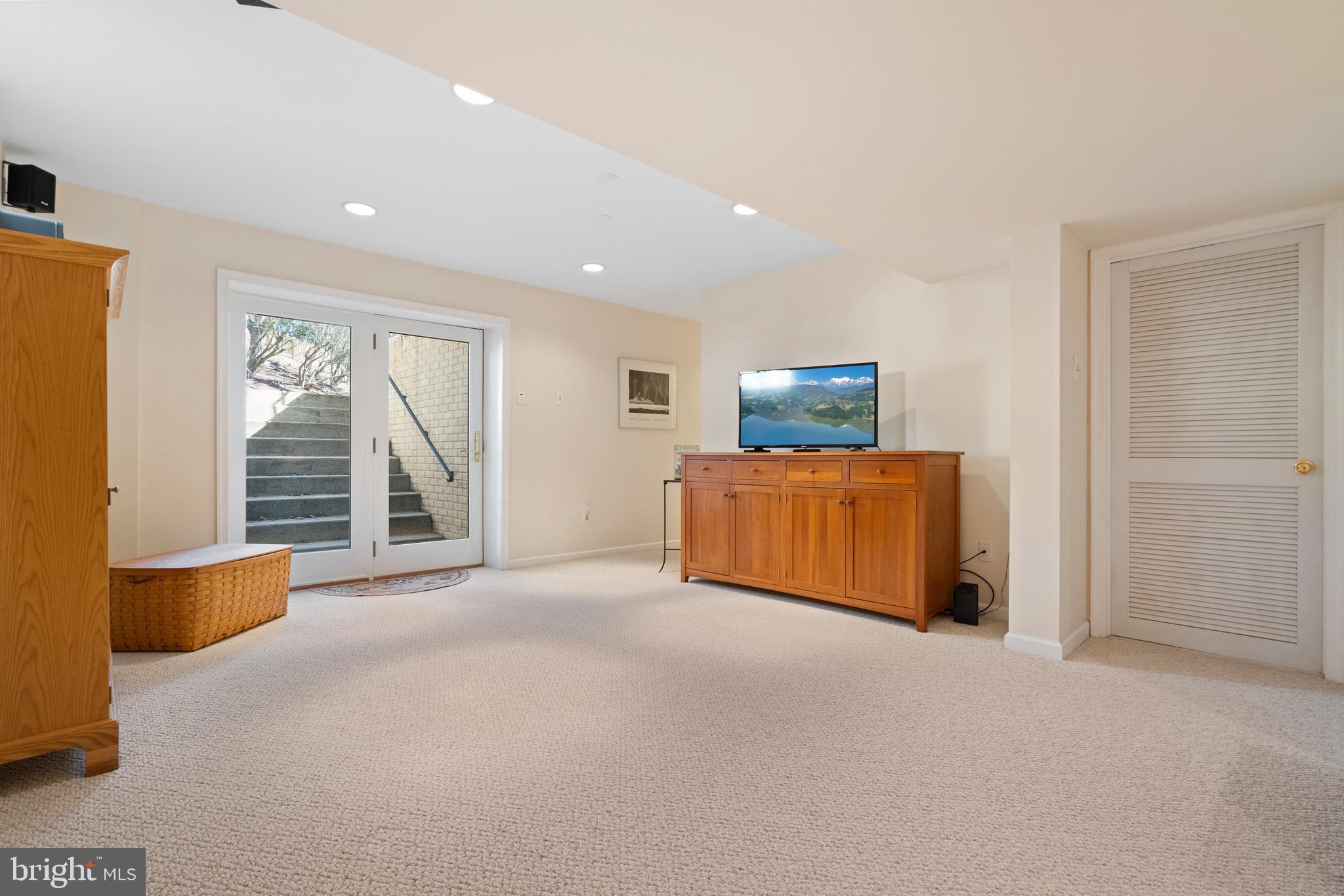 CENTURY OAK - Residential