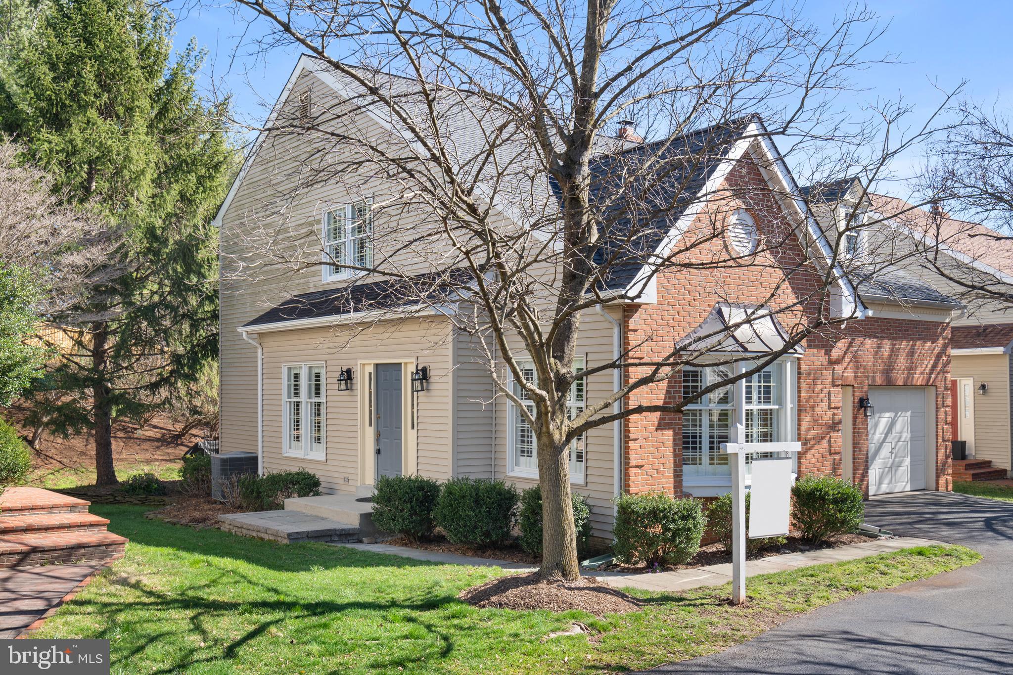 CENTURY OAK - Residential