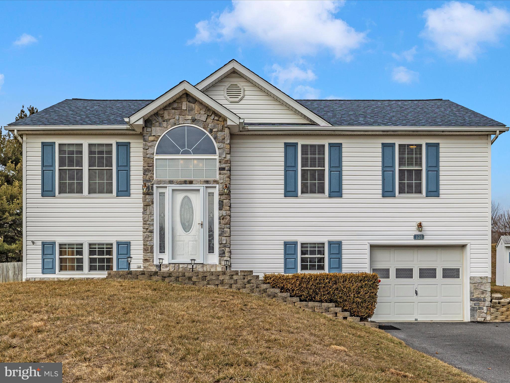 ORCHARD HILLS - Residential