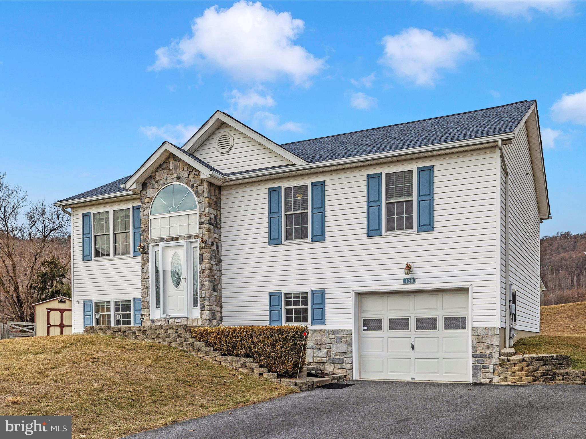 ORCHARD HILLS - Residential