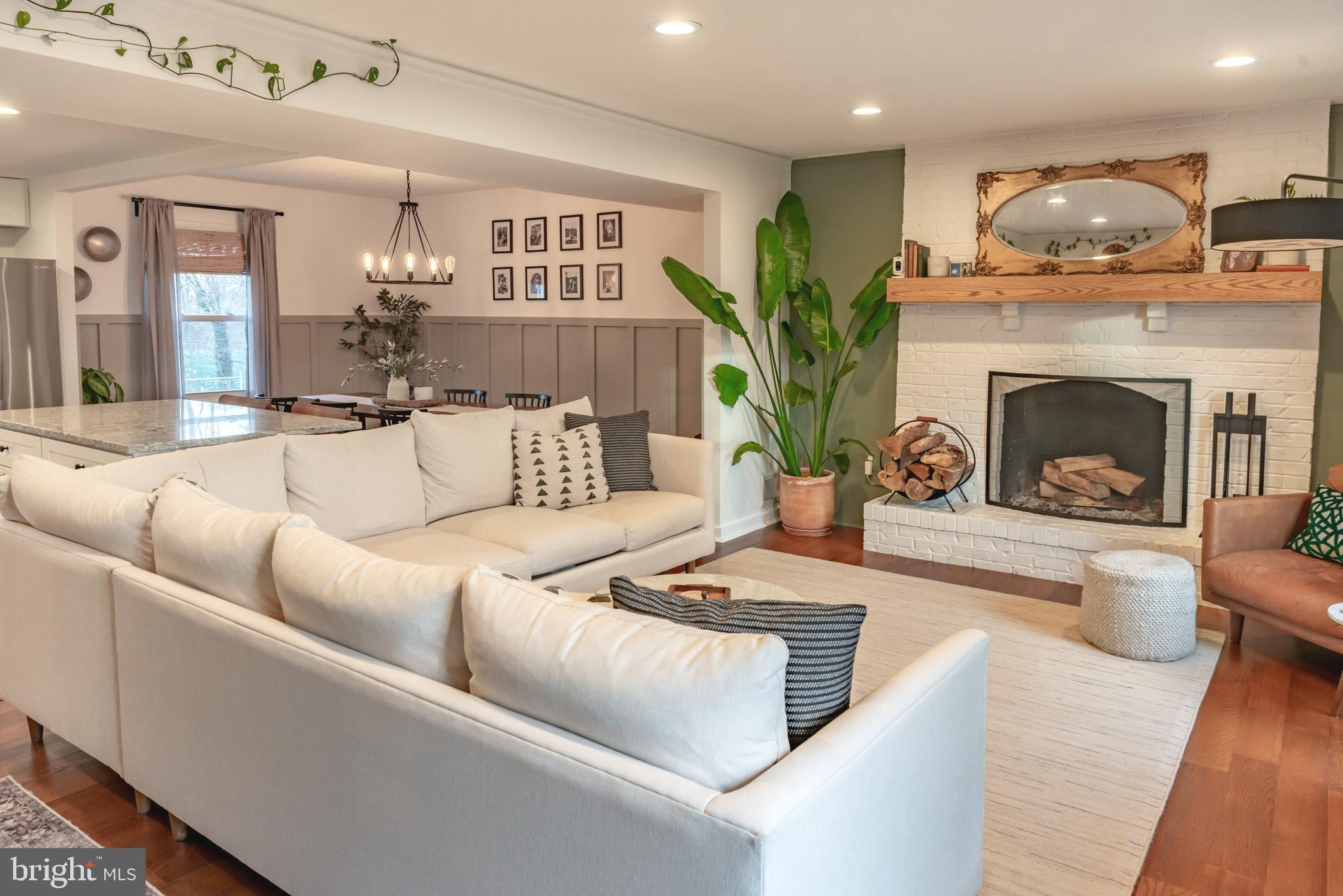 FOUR SEASONS ESTATES - Residential