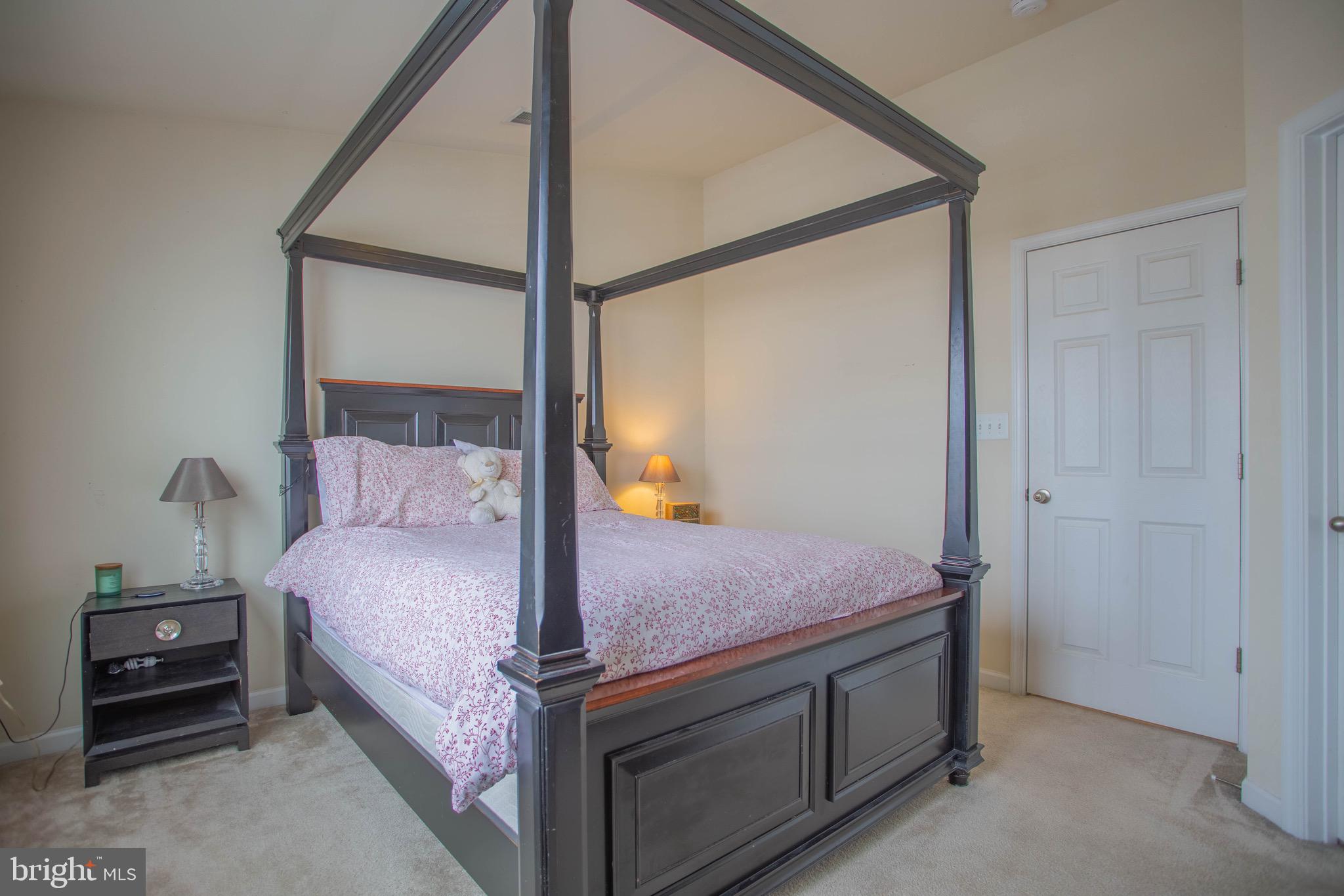 LAKELAND PLACE - Residential