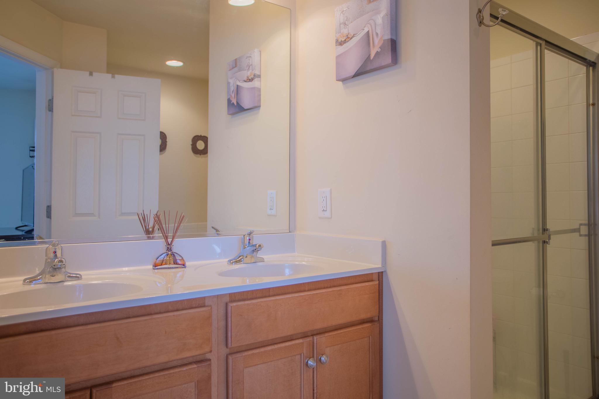 LAKELAND PLACE - Residential