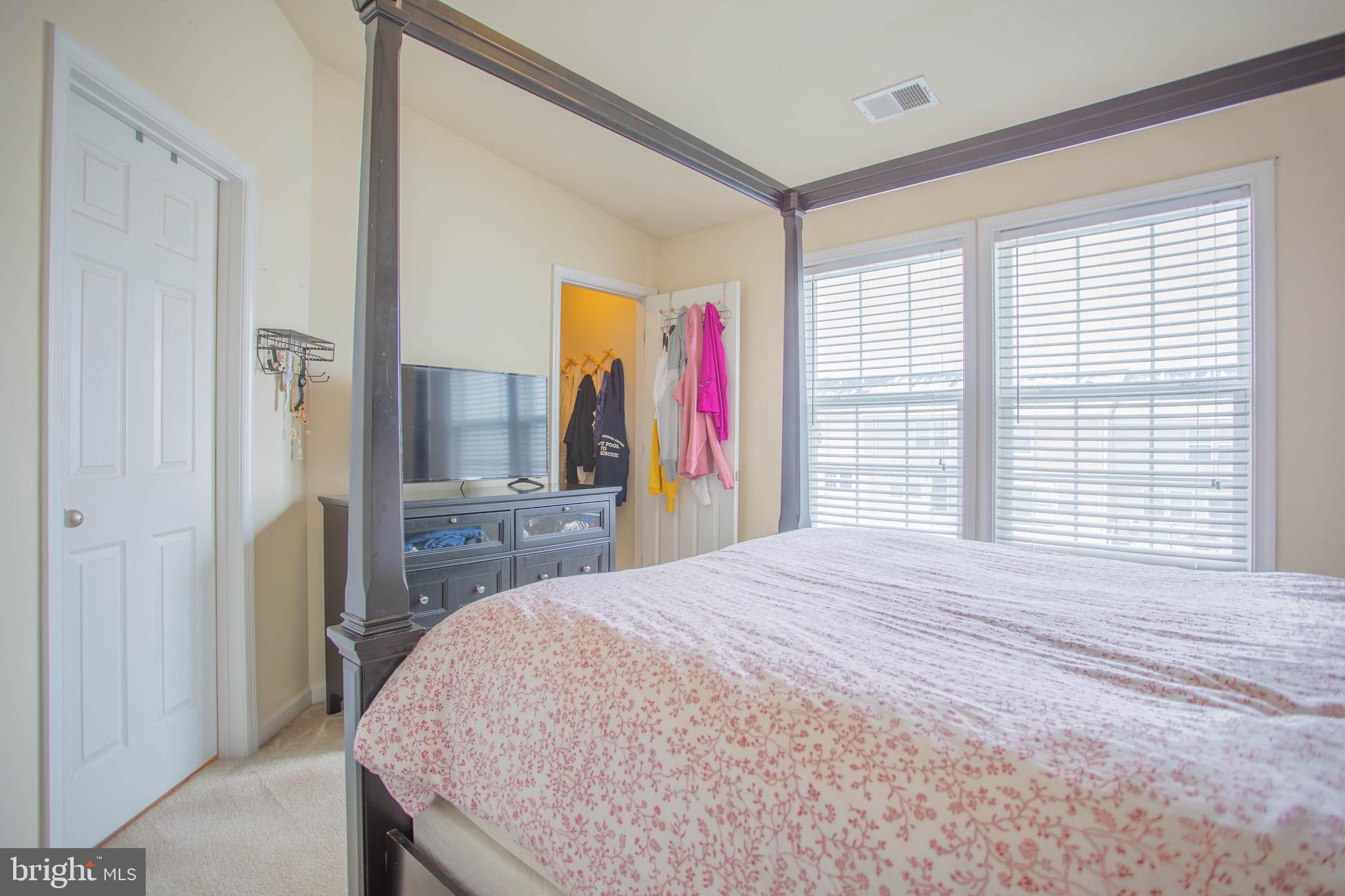 LAKELAND PLACE - Residential