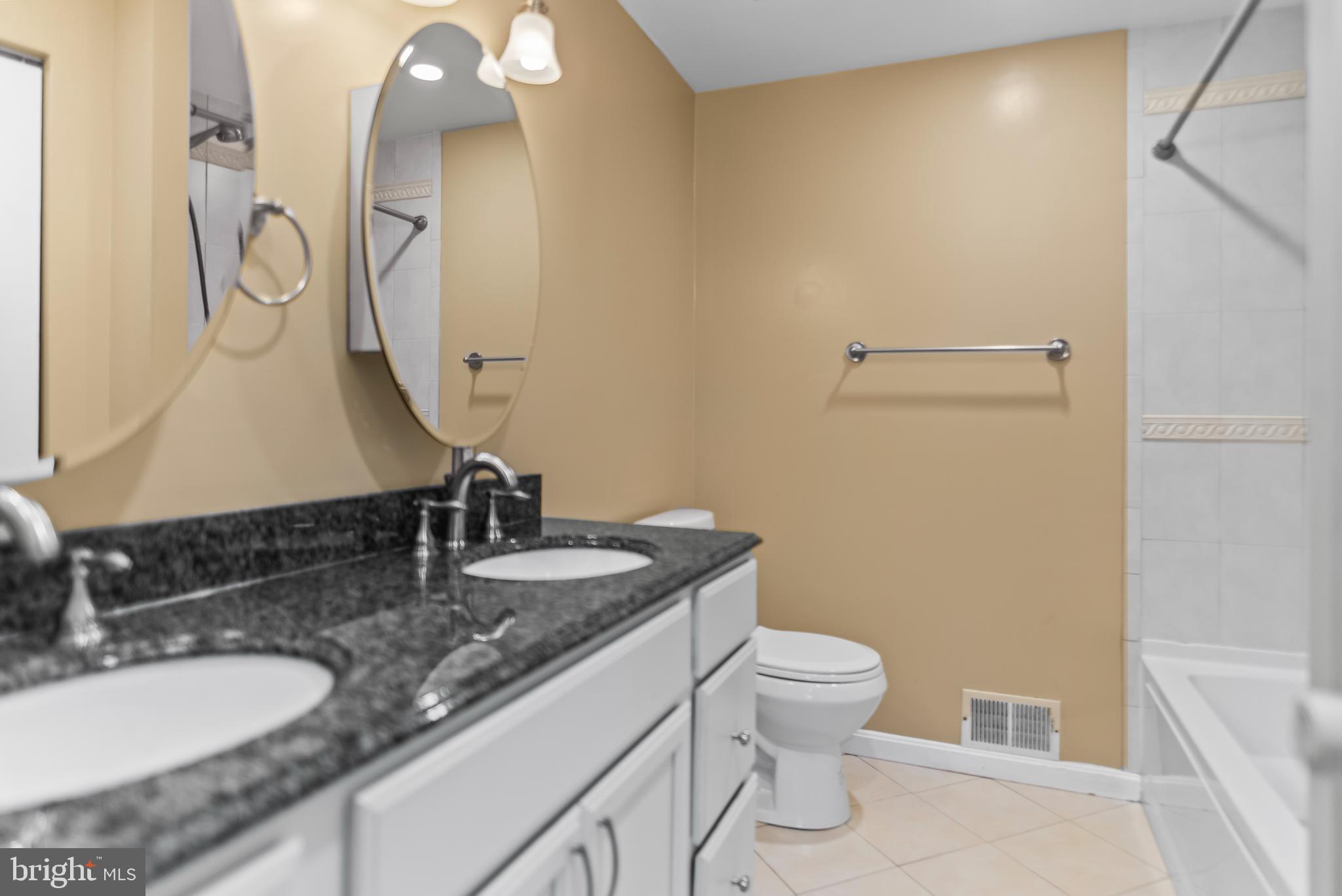 CLARY'S FOREST - Residential Lease