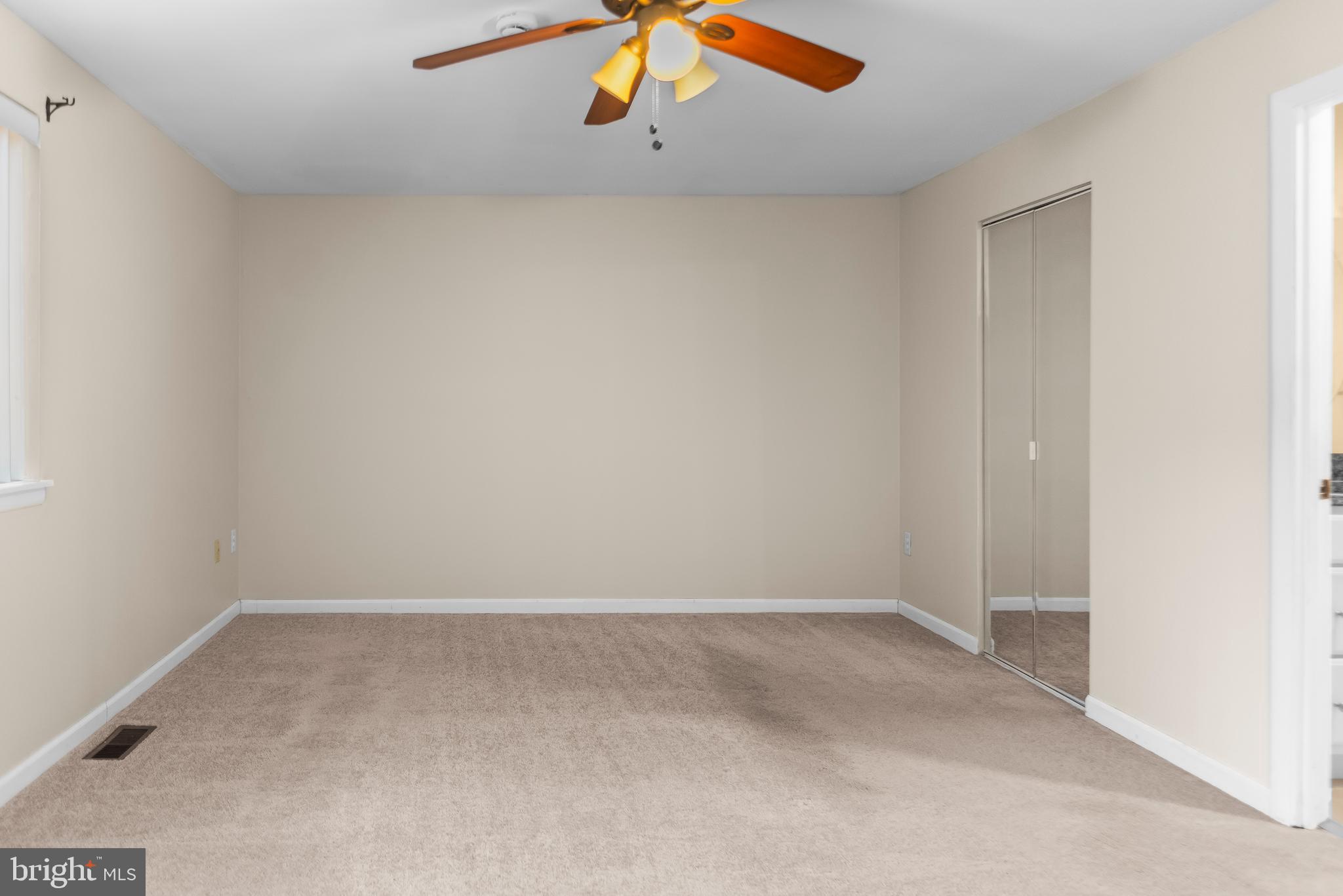 CLARY'S FOREST - Residential Lease