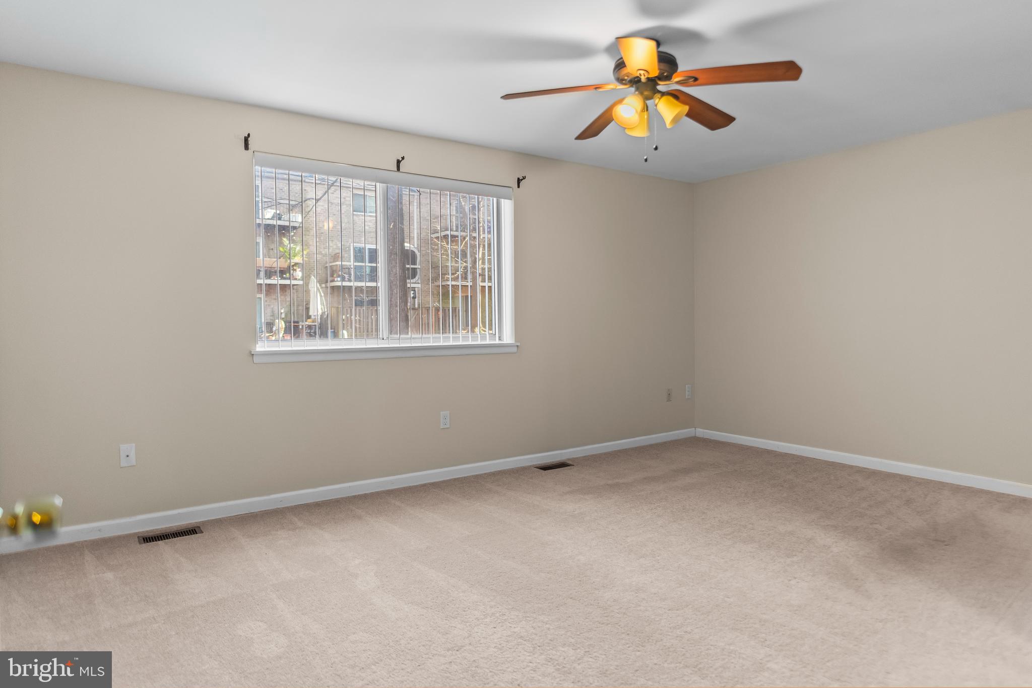 CLARY'S FOREST - Residential Lease