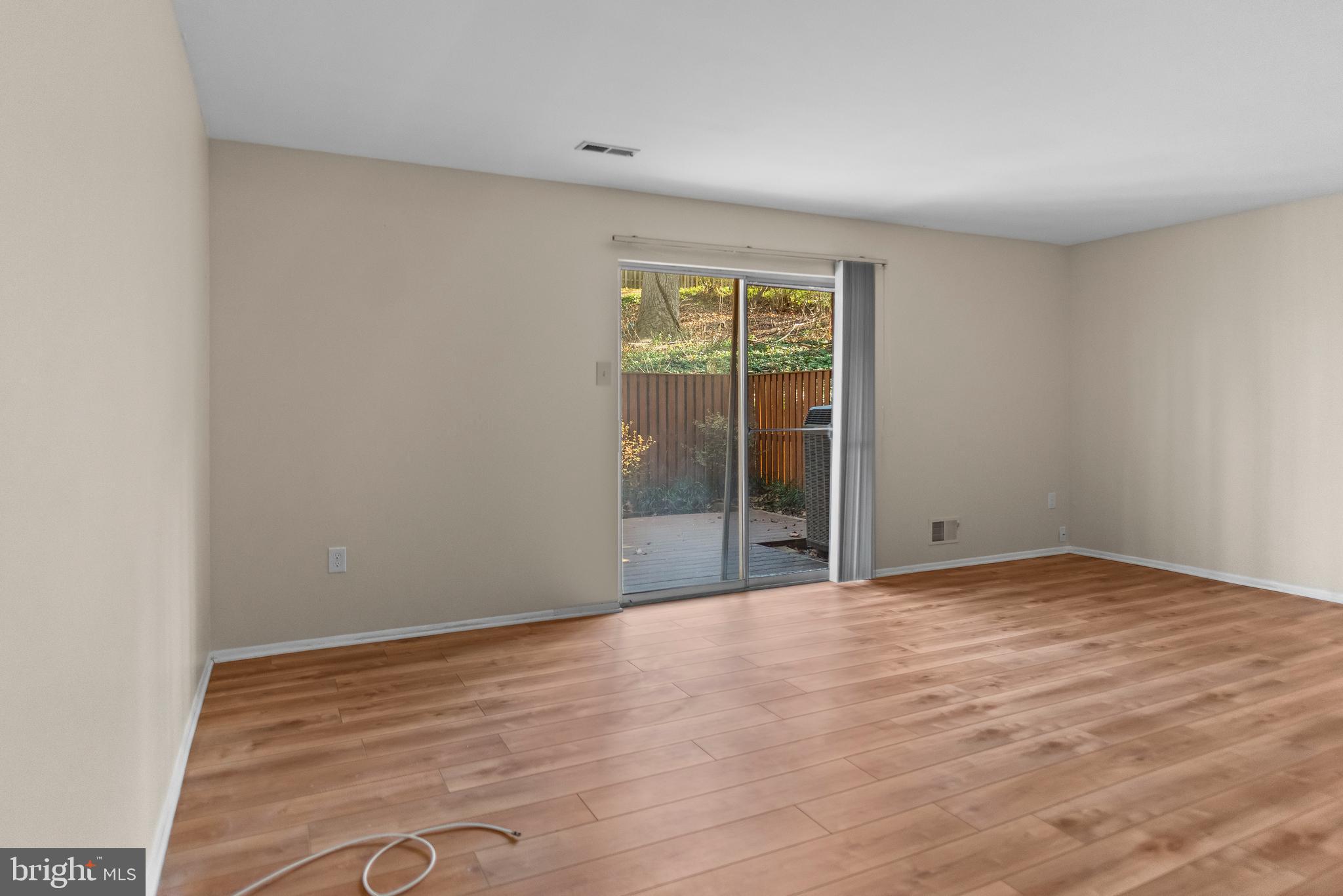 CLARY'S FOREST - Residential Lease