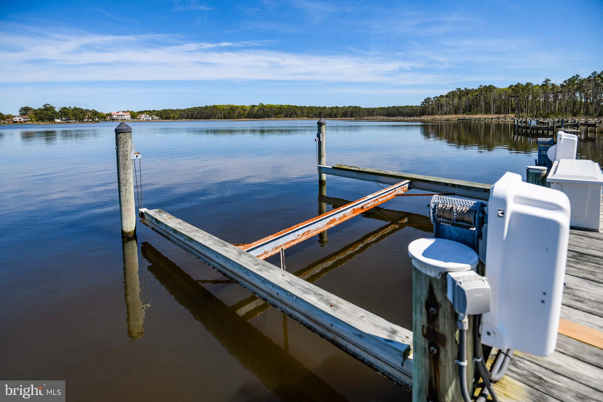 INDIAN CREEK - Residential